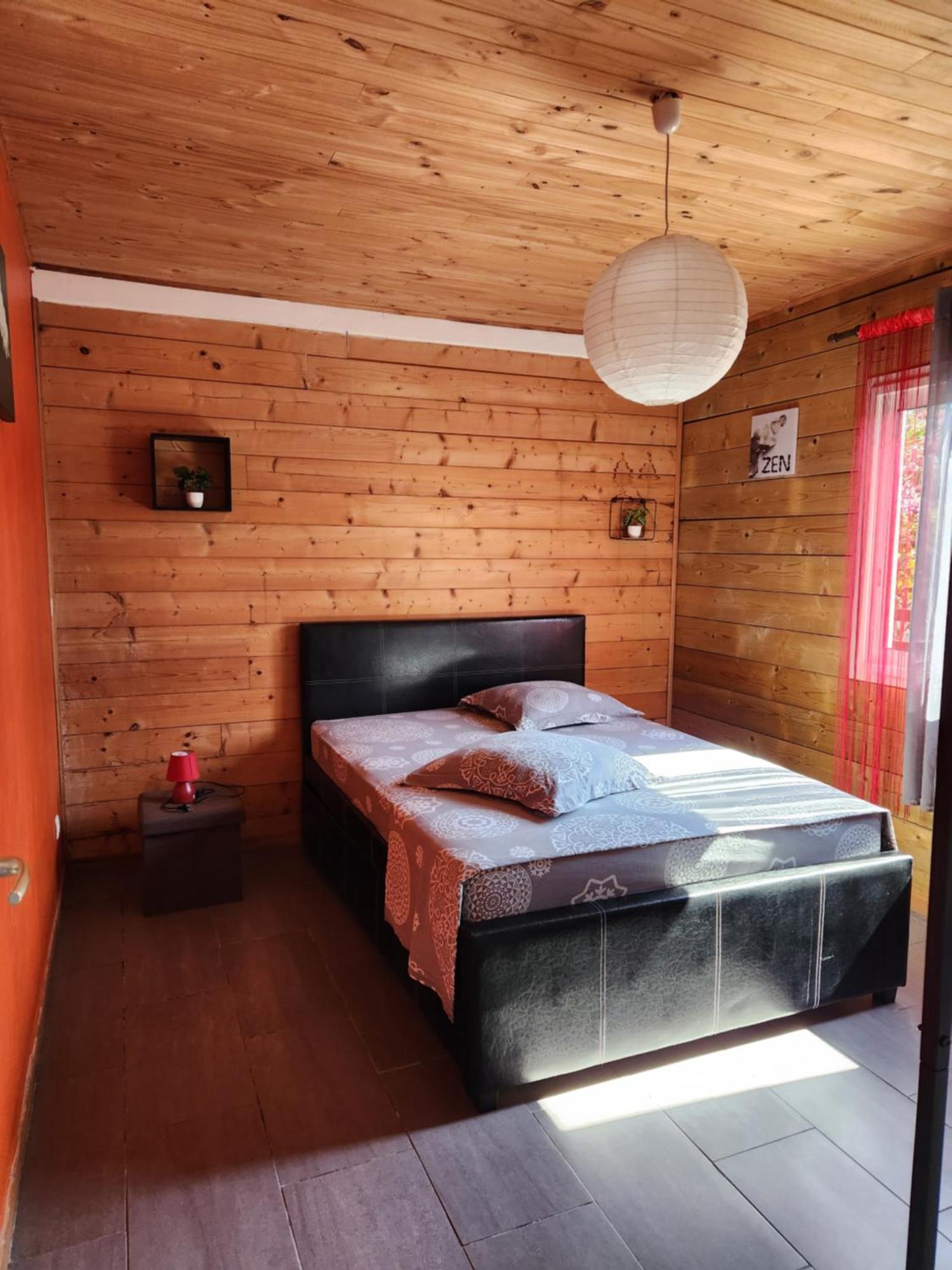Villa R'Marine439 locations saisonnières à La Marine Chambre photo